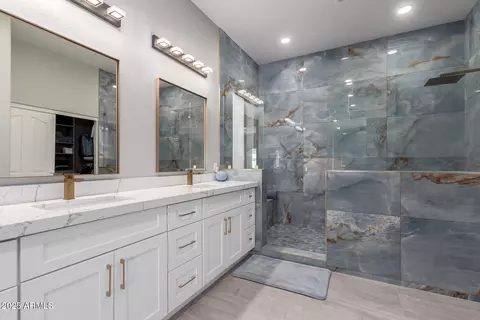 Bath - 534 E Sheffield Ave, Gilbert, AZ 85296 photo 1 of 4