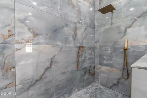 Bath - 534 E Sheffield Ave, Gilbert, AZ 85296 photo 2 of 4