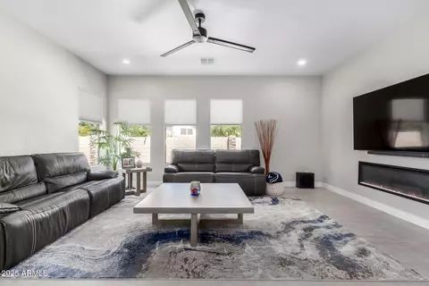 Living - 534 E Sheffield Ave, Gilbert, AZ 85296 photo 3 of 4