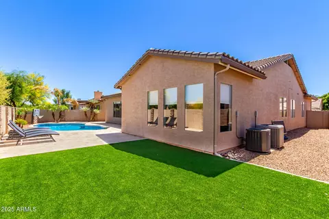 Exterior - 534 E Sheffield Ave, Gilbert, AZ 85296 photo 5 of 7