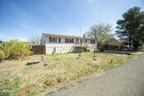 17272 E Apricot Ln, Mayer, AZ 86333