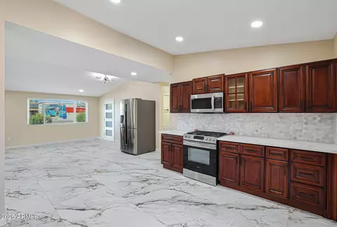 725 Encanto Dr, Tempe, AZ 85281