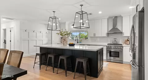 Kitchen - 4223 E Clarendon Ave, Phoenix, AZ 85018 photo 1 of 4