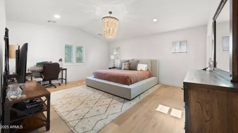 Bedroom - 4223 E Clarendon Ave, Phoenix, AZ 85018 photo 3 of 8