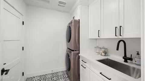 Other - 4223 E Clarendon Ave, Phoenix, AZ 85018 photo 7 of 8