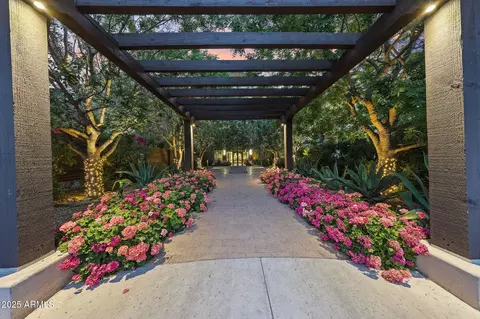6166 N Scottsdale Rd #A1004, Paradise Valley, AZ 85253