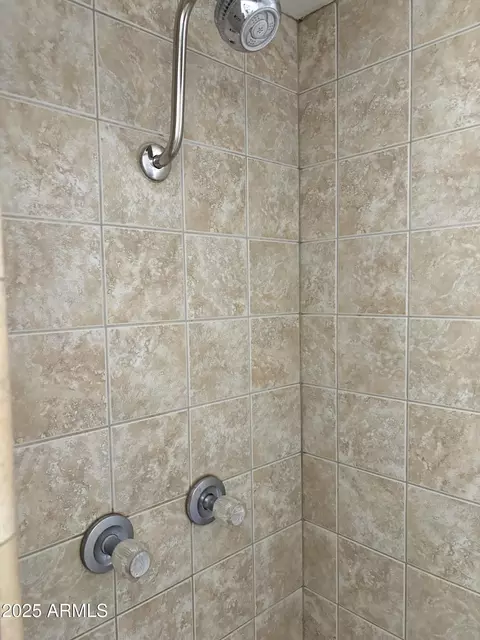 Bath - 2544 Elm St, Phoenix, AZ 85016 photo 2 of 5