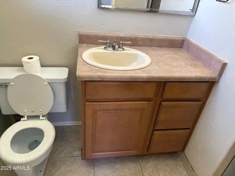 Bath - 2544 Elm St, Phoenix, AZ 85016 photo 1 of 5