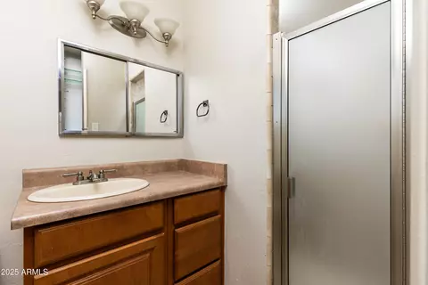 Bath - 2544 Elm St, Phoenix, AZ 85016 photo 5 of 5