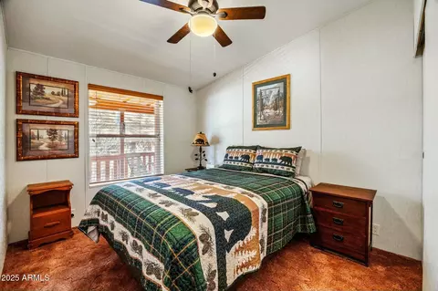 Bedroom - 2893 S Lazy Bear Trl, Overgaard, AZ 85933 photo 3 of 4