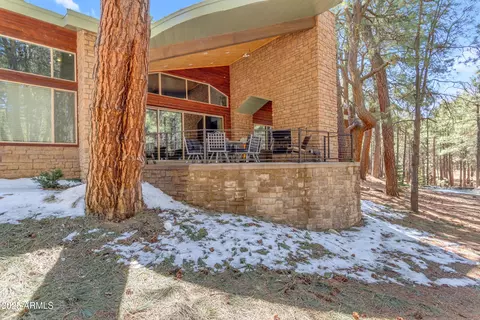 625 Trout Springs Rd, Forest Lakes, AZ 85931