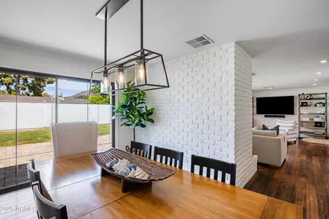 Dining - 4916 E Flower St, Phoenix, AZ 85018 photo 3 of 3