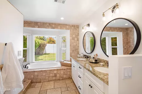 Bath - 4916 E Flower St, Phoenix, AZ 85018 photo 1 of 4