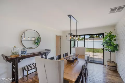 Dining - 4916 E Flower St, Phoenix, AZ 85018 photo 1 of 3