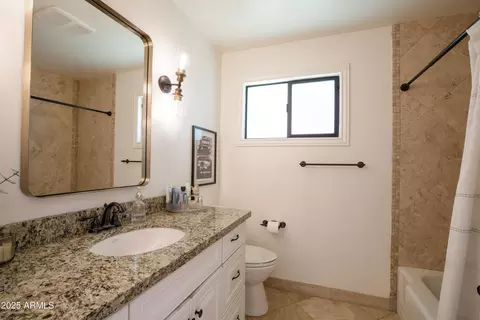 Bath - 4916 E Flower St, Phoenix, AZ 85018 photo 3 of 4
