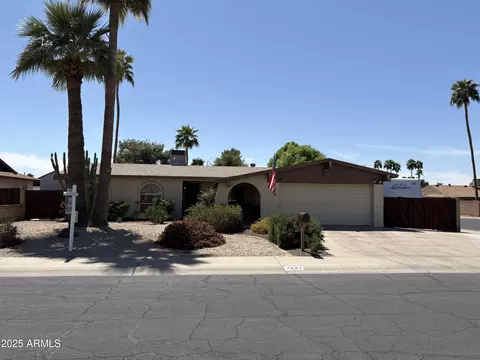 4841 W Mercer Ln, Glendale, AZ 85304