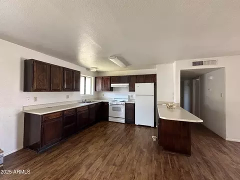 8944 N 17th Ln, Phoenix, AZ 85021 photo 3