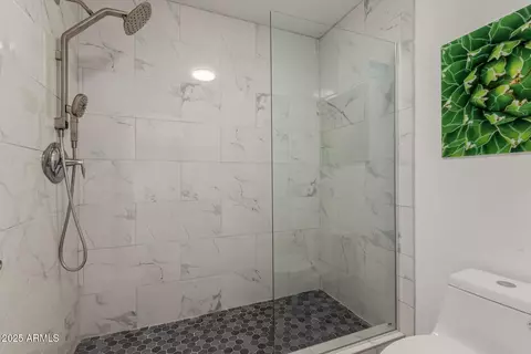 Bath - 702 W Sequoia Dr, Phoenix, AZ 85027 photo 2 of 3