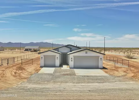 25893 W Running Deer Trl, Wittmann, AZ 85361