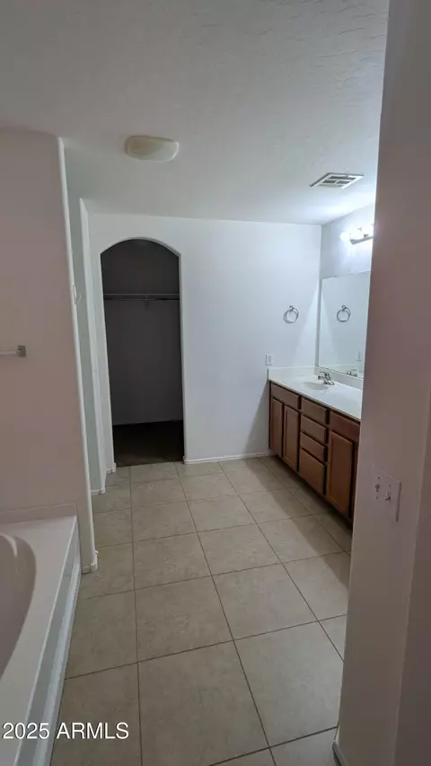 Bath - 139 E Taylor Ave, Coolidge, AZ 85128 photo 3 of 10