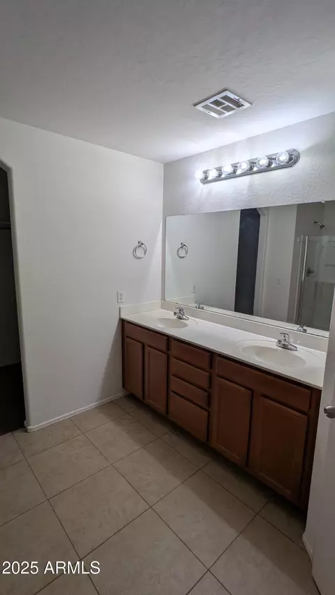 Bath - 139 E Taylor Ave, Coolidge, AZ 85128 photo 7 of 10