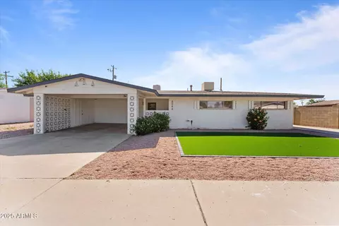 8044 N 10th Pl, Phoenix, AZ 85020