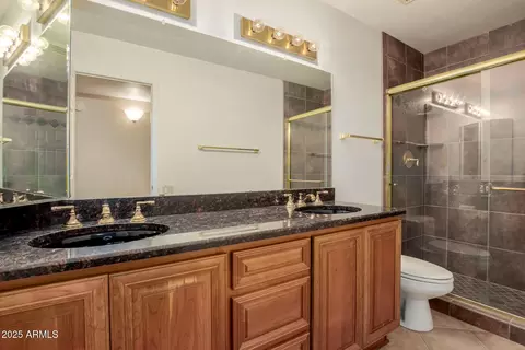 Bath - 1139 E Stephens Dr, Tempe, AZ 85283 photo 4 of 4