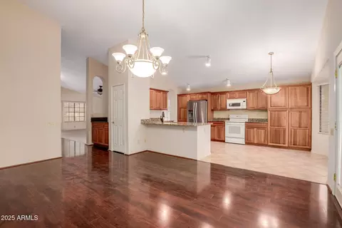 Dining - 1139 E Stephens Dr, Tempe, AZ 85283 photo 2 of 2
