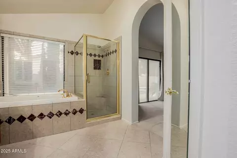 Bath - 1139 E Stephens Dr, Tempe, AZ 85283 photo 2 of 4