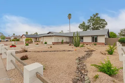 3215 W Phelps Rd, Phoenix, AZ 85053