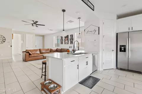 377 W Pinnacle Ridge Dr, San Tan Valley, AZ 85140