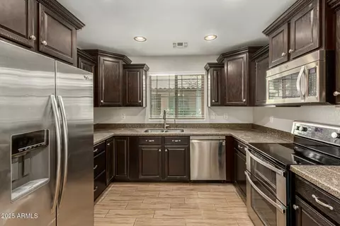 2522 E Vermont Dr, Gilbert, AZ 85295 photo 3