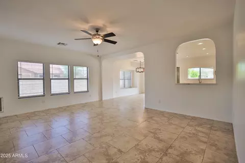 Living - 4119 E Tether Trl, Phoenix, AZ 85050 photo 2 of 3