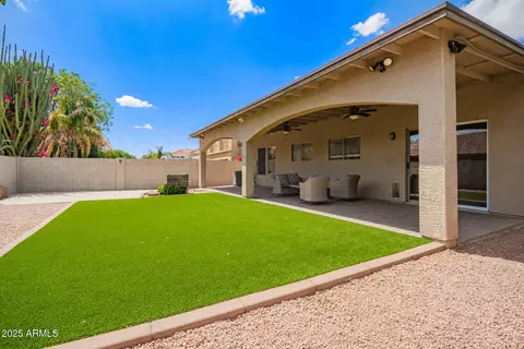 Exterior - 4119 E Tether Trl, Phoenix, AZ 85050 photo 2 of 9