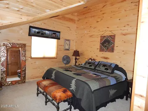 Bedroom - 2372 Summer Loop, Forest Lakes, AZ 85931 photo 2 of 3