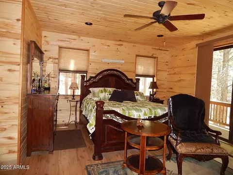 Bedroom - 2372 Summer Loop, Forest Lakes, AZ 85931 photo 3 of 3