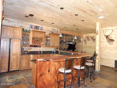 Kitchen - 2372 Summer Loop, Forest Lakes, AZ 85931 photo 4 of 5
