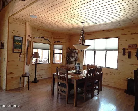 Dining - 2372 Summer Loop, Forest Lakes, AZ 85931 photo 1 of 1