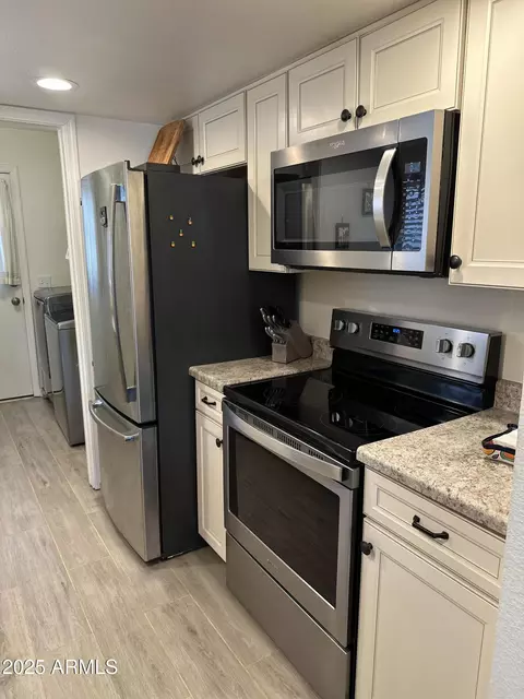 Kitchen - 1105 E Beryl Ave, Phoenix, AZ 85020 photo 3 of 3
