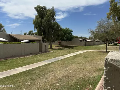 Exterior - 1105 E Beryl Ave, Phoenix, AZ 85020 photo 5 of 6