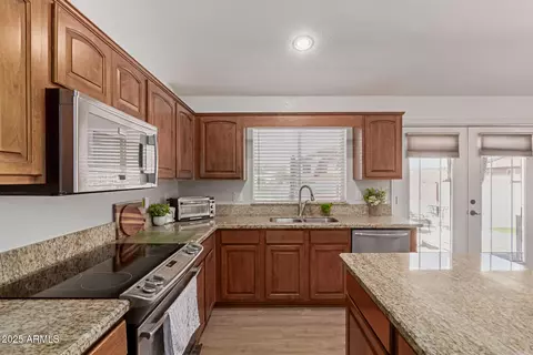 Kitchen - 1033 E Mountain Vista Dr, Phoenix, AZ 85048 photo 2 of 4