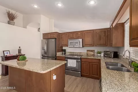 Kitchen - 1033 E Mountain Vista Dr, Phoenix, AZ 85048 photo 3 of 4