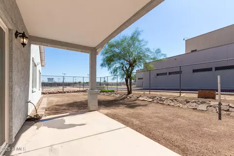 Exterior - 839 E Roeser Rd, Phoenix, AZ 85040 photo 7 of 11