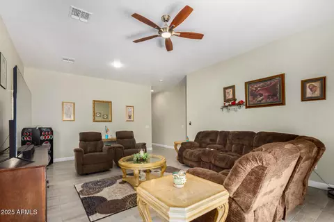 Living - 839 E Roeser Rd, Phoenix, AZ 85040 photo 6 of 8