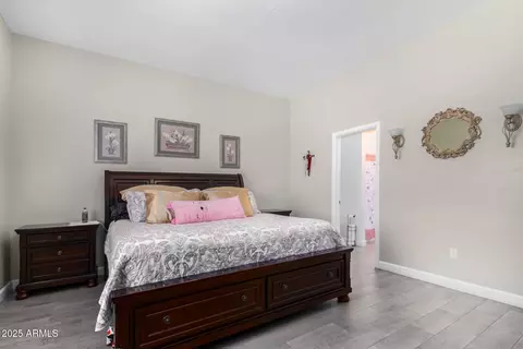 Bedroom - 839 E Roeser Rd, Phoenix, AZ 85040 photo 2 of 10