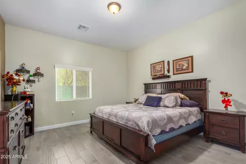 Bedroom - 839 E Roeser Rd, Phoenix, AZ 85040 photo 6 of 10