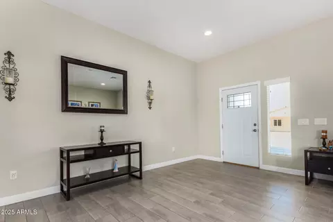 Entry Way - 839 E Roeser Rd, Phoenix, AZ 85040 photo 1 of 2