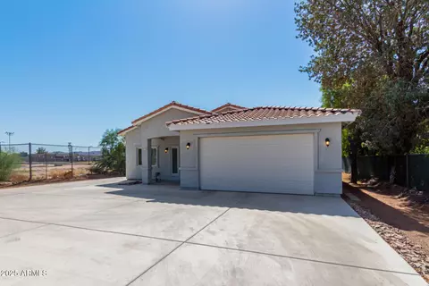 Exterior - 839 E Roeser Rd, Phoenix, AZ 85040 photo 2 of 11