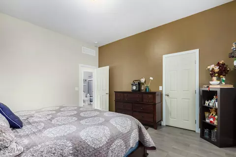 Bedroom - 839 E Roeser Rd, Phoenix, AZ 85040 photo 7 of 10