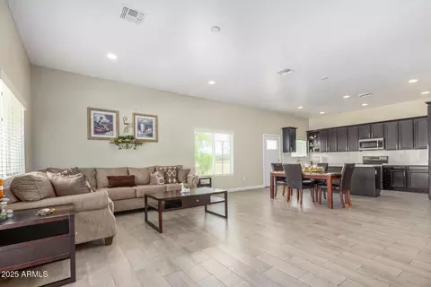 Other - 839 E Roeser Rd, Phoenix, AZ 85040 photo 3 of 31